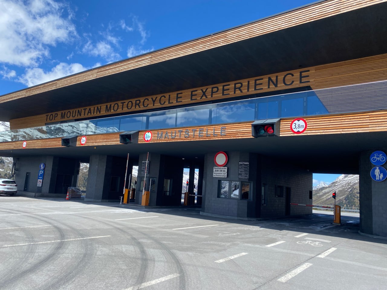 Top Mountain Motorcycle Experience am Timmelsjoch