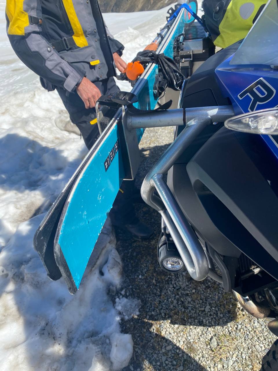 Skihalterung am Motorrad - Kehre 9 Timmelsjoch