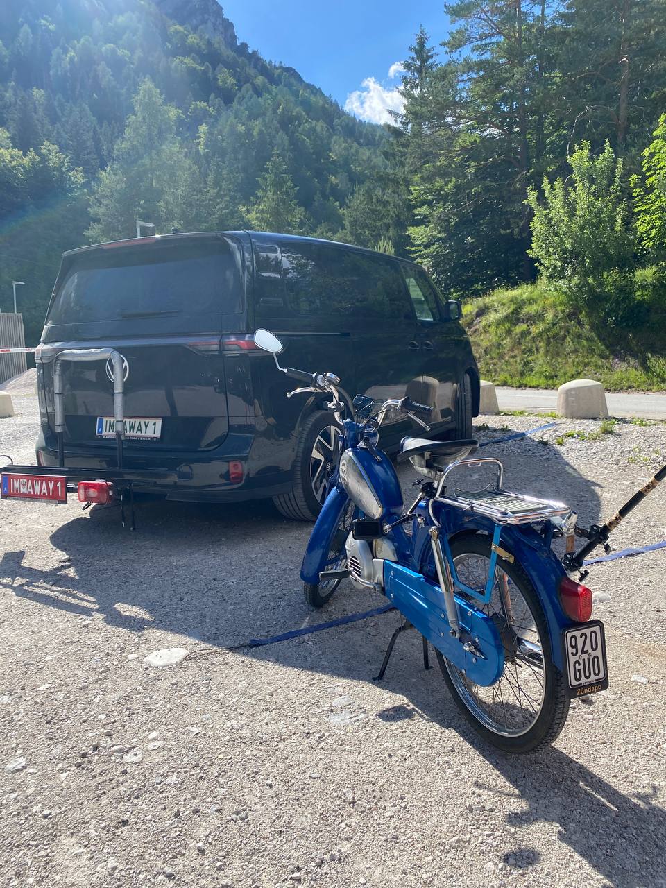 Buzz wartet in Kranjska Gora — IM AWAY 1